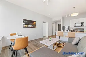 Image of Stylish Downtown Condo l 2 TVs l Fast WiFI