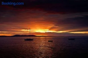Image of H&H studio overlooking Boston Bay, Port Lincoln