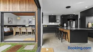 Image of Beautifully Renovated Period Property Walking Distance To Cbd