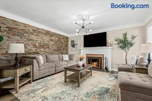 Image of Newly Renovated 4 Bedroom 2 Bath Downtown Dearborn