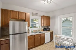 Image of Beautiful One Bed in Lovely Park Ave Neighborhood