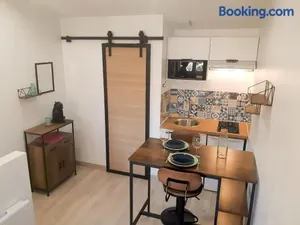 Image of Studio Meublé très Agréable