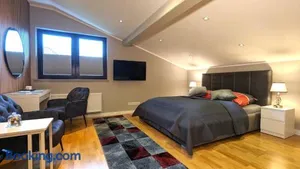 Image of 3 ROOMS - Zimmervermietung nähe Flughafen BER - gratis WLAN, Parken & Netflix