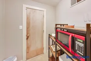 Image of Quiet Studio Near Glen Park