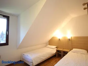 Image of Appartement T3 à Luchon: Balcon, Parking, Proche Thermes & Centre, Bien Équipé - FR-1-313-232