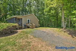 Image of Cozy Rixeyville Cottage with Deck, Grill, and Stabling