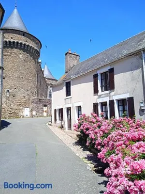 Image of Charming detached 2 bedroom ancient house in medieval quarter of a small town in the Pays de la Loire, France
