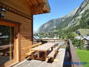 Image of Chalet Haut de Gamme 5P avec Mezzanine, Parking, Proche Téléphérique et Pistes - Pralognan-la-Vanoise - FR-1-464-7