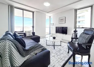 Image of Skyport Retreat 3 Bed w 2 Parking Airport