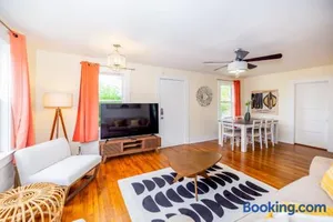 Image of Lovely Home Away From Home - Entire House!
