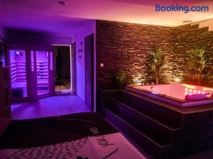 Image of Appart' spa privatif Gray