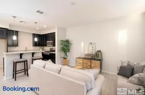 Image of Local 3BD 3BA with WiFi Parking