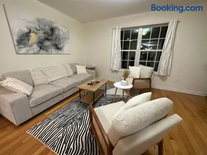 Image of Great Value! Close to Proctors, Gorgeous Townhouse