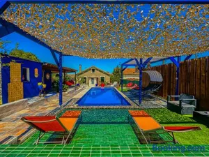 Image of Loft Modern avec Jardin Piscine et Pool House