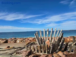 Image of Esperance Break Away