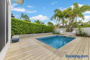 Image of Stunning Alex Heads Beach House - Pet friendly