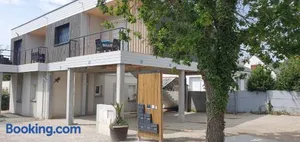 Image of Résidence Salamandre - Maison Bois Cosy Calme avec parking pour 4 à 10 pers idéal couples et familles à 500m de la plage à Saint-Marc-sur-mer
