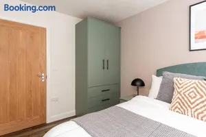 Image of Den - Stylish 1-Bed Apartment 5