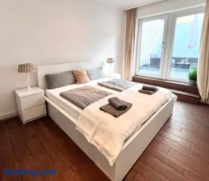 Image of -Mi casa es su casa-