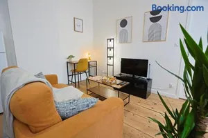 Image of LE MONDRIAN - Hôtel de ville - Confort - Paisible - Wi-Fi