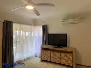 Image of 3Bed 2Bath home - Nth Central Reno metres from Hosp w Wifi