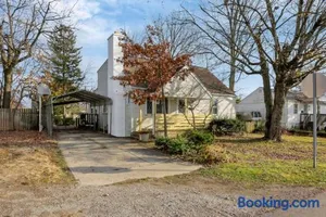 Image of Housepitality - West Side Lodge - 6 BR 2 BA