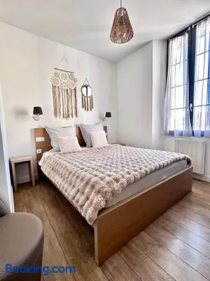 Image of 3 Pièces Vue Mer à proximité des Parfumeries