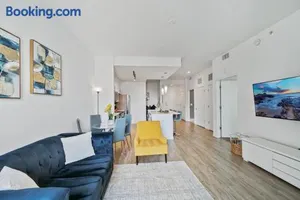 Image of Luxury 1 BR with DEN Downtown Tampa Apt - City Views, Rooftop Pool, Workspace