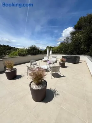 Image of Eze Villa