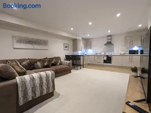 Image of Stunning 2-Bed Apartment in Stevenage, Sleeps 5 with free Private Parking