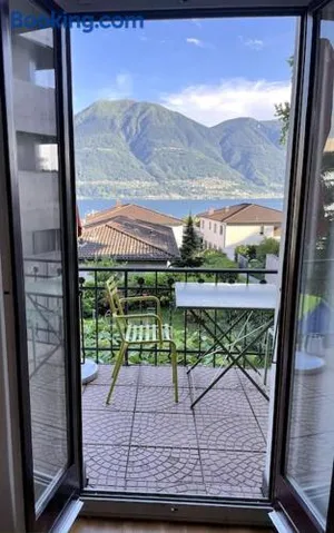 Image of la meta appartamento vista lago con parcheggio