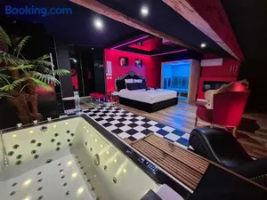 Image of L'Interdit Suite Luxe Romantique Spa Balneo Sauna Hammam