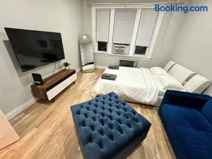 Image of Cozy 3 BR suite, 15 min to NYC &Times Sq