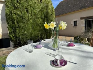 Image of Gîte confort au cœur de l'Allier : randonnées, canoë, pêche, vignoble, terrasse, tout inclus - FR-1-489-512