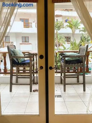 Image of Modern Hamilton Cove Villa w/golf cart