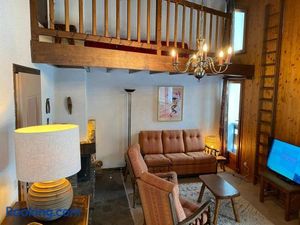 Image of Appartement T3 cosy avec balcon, proche pistes de ski, parking, cheminée et WIFI - La Clusaz - FR-1-459-201