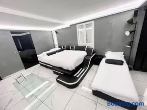 Image of Modern Loft in Paris Center!