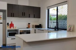 Image of BayWater Retreat-Walk2Water- Brisbane-Cleveland-Redland-GoldCoast-SunshineCoast!