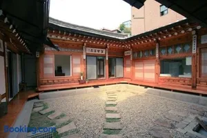 Image of Eugene Hanok Stay