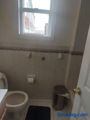Image of Crystal Room 1 Guest House near 12mins to EWR airport / Prudential / NJIT / Penn station