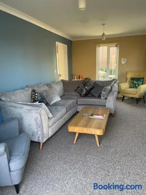 Image of Stunning Large Detached Gloucester, 4 beds, 3 bedroom, 2 bathroom property, Nr Chelt, The Docks and Quays sleeps 6