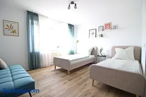 Image of Zentrumsnahe Ferienwohnung Grüne Tanne WLAN, kostenloser PKW Parkplatz , zwei Betten, Schlafcouch, Küche