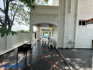Image of GM Whitehouse