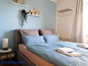 Image of M-OASE Blue Design I Citynah I Küche I Netflix