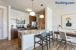 Image of Landing - Modern Apartment with Amazing Amenities (ID1403X885)