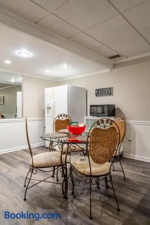 Image of NEW Basement 1BR! Pet Friendly w/ Weekly Deals