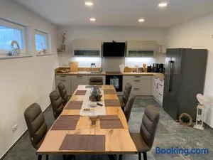 Image of Haus Benz für 8 Personen - 4 Zimmer m. Dusche Vollausstattung 1km v. Wittenberge Baustelle A14 Parkplätze Grill Gemeinschaftsküche