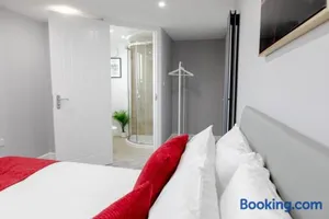 Image of Large Stylish House Close To Birmingham City Centre