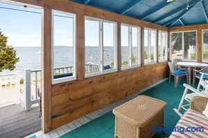 Image of Clara's Retreat: Rocky Nook Kingston