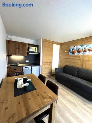 Image of Résidence Iris - Studio entièrement rénové avec cabine · Centre station · Balcon MAE-4504